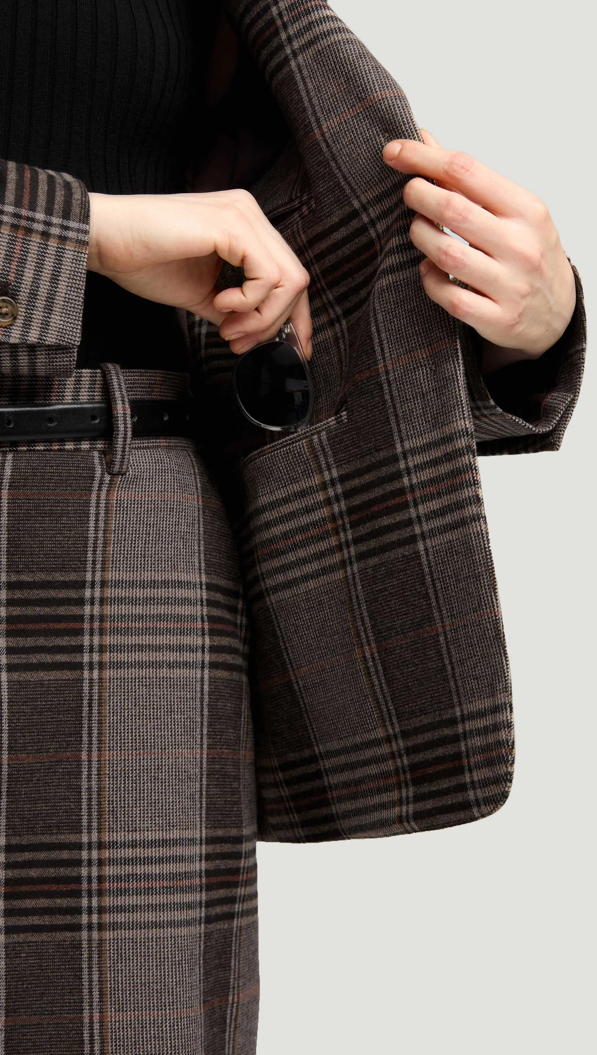 Weekend Blazer in Viscose Blend | Coffee/Beige Plaid